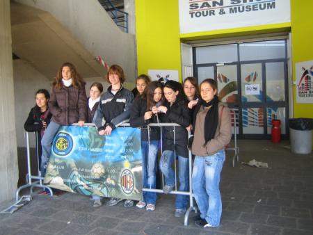 de gauche à droite : Irène, gaëtane, Jordon, sima, sarah, laura, laura, m-c