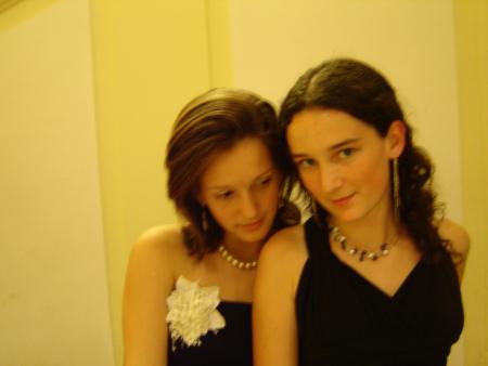 Alice & Laura